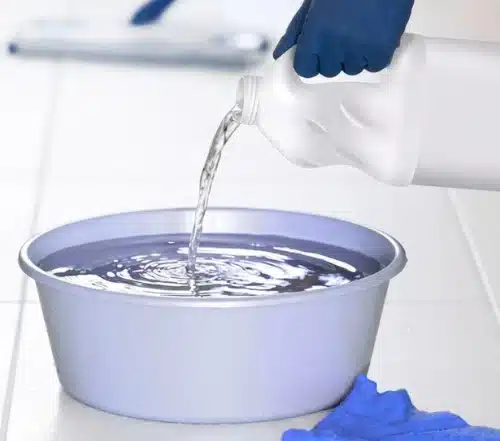 Cloro-vs.-água-sanitária