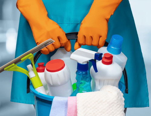Produtos de limpeza para empresas: como escolher em 2026